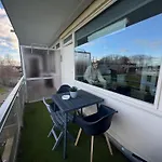 Ohana - A 1km De La Avec Parking Gratuit , Balcon,tennis Et Parc Enfant * De Haan