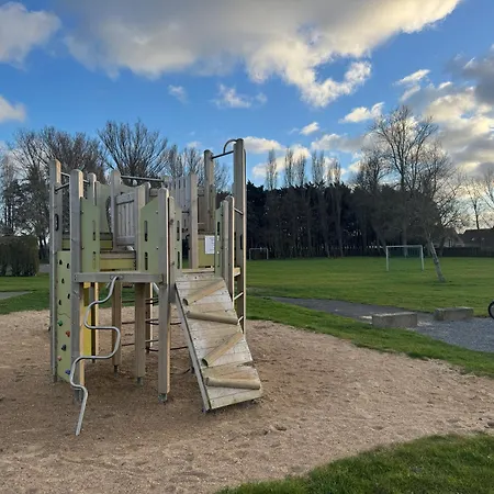 Apartamento Ohana - à 1km De La Avec Parking Gratuit , Balcon,tennis Et Parc Enfant De Haan