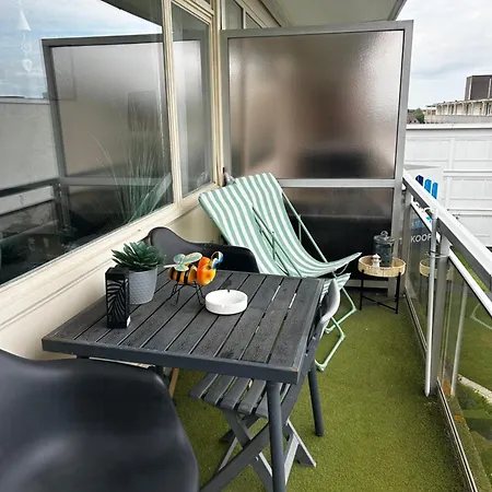 Ohana - à 1km De La Avec Parking Gratuit , Balcon,tennis Et Parc Enfant Apartamento De Haan