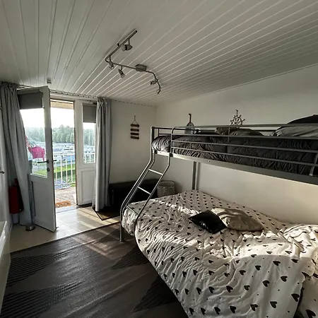 Ohana - A 1km De La Avec Parking Gratuit , Balcon,tennis Et Parc Enfant * De Haan